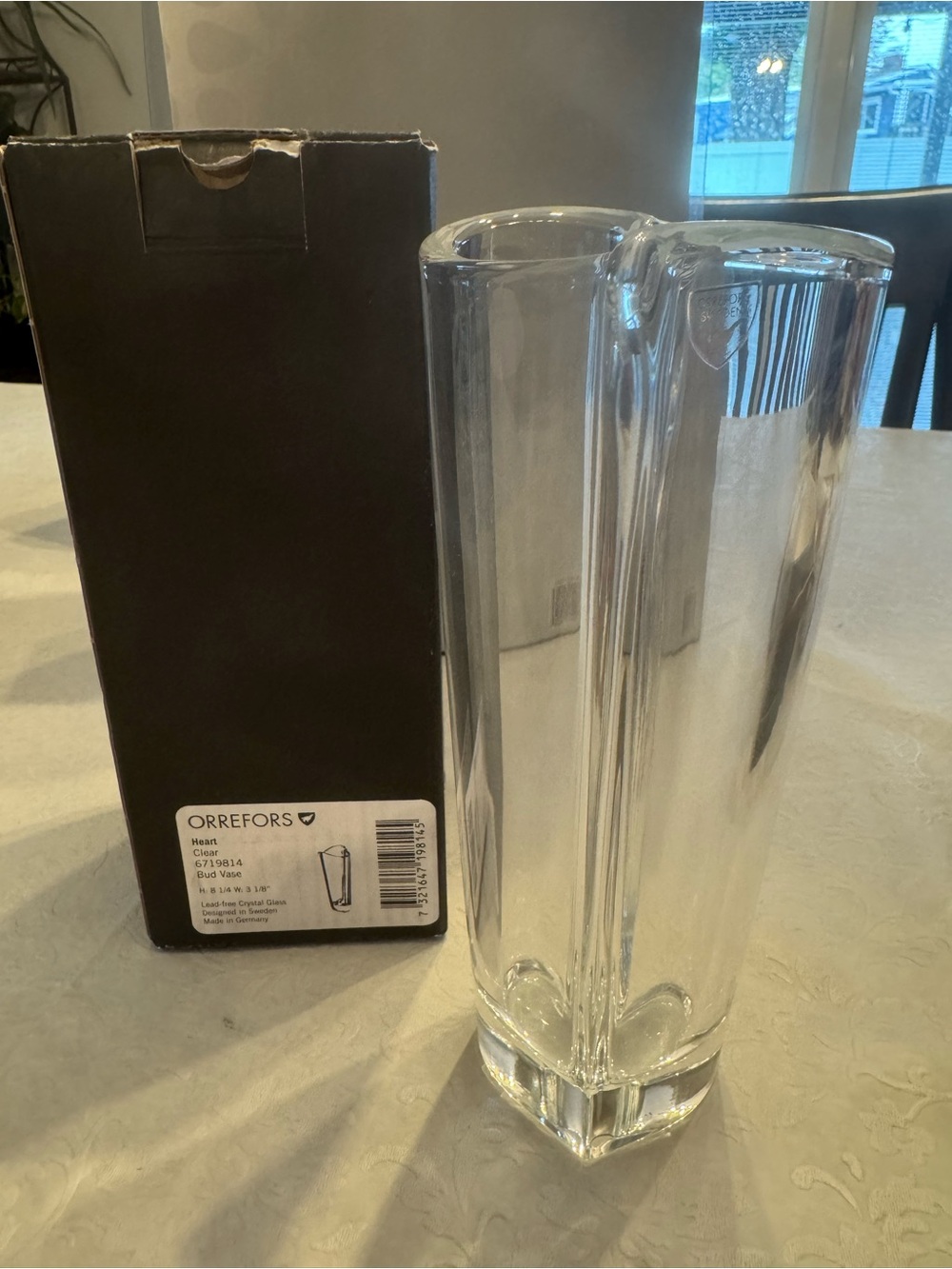 Clear Heart Bud Vase — Elegant Glass Accent-Oreefors